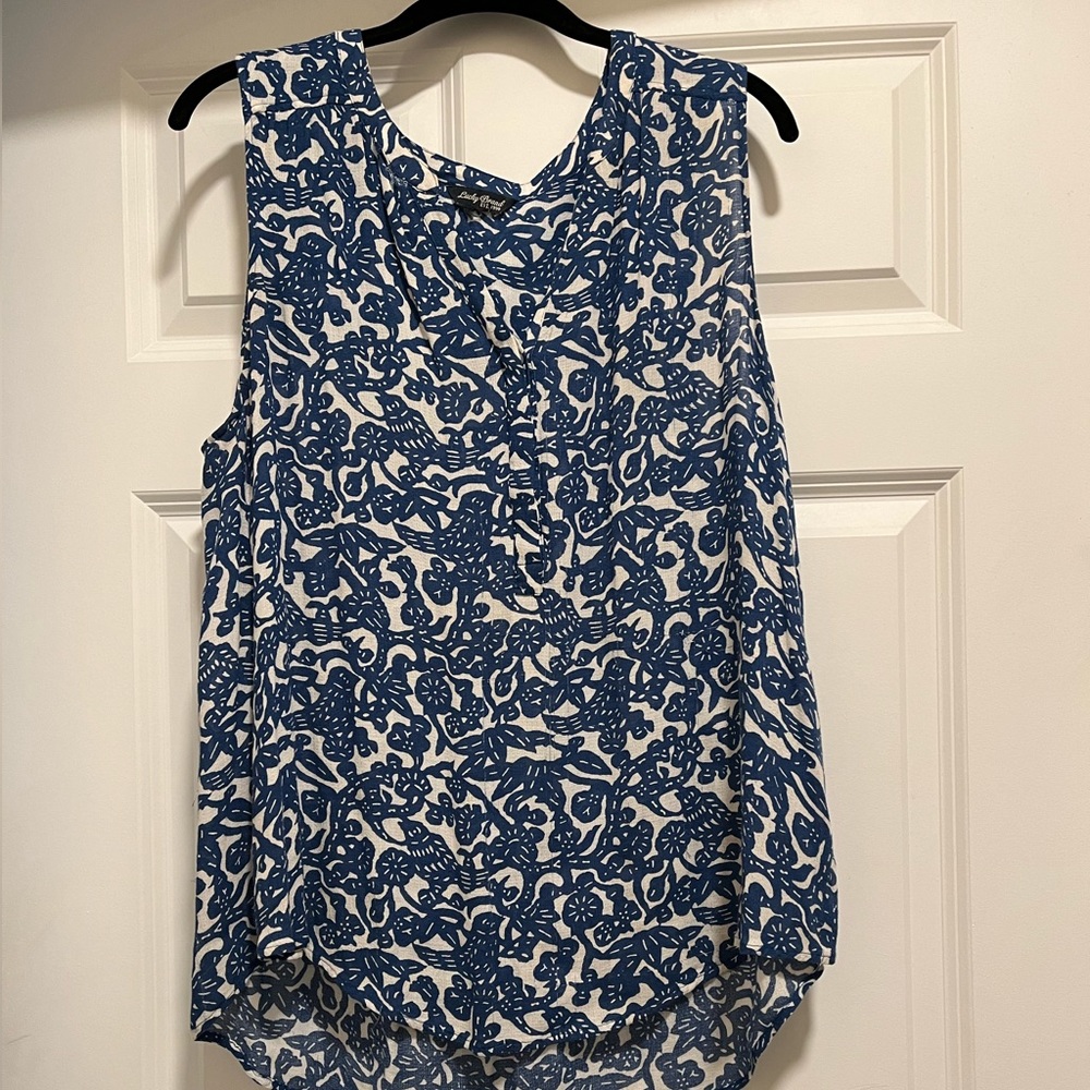 Lucky brand blue and white top